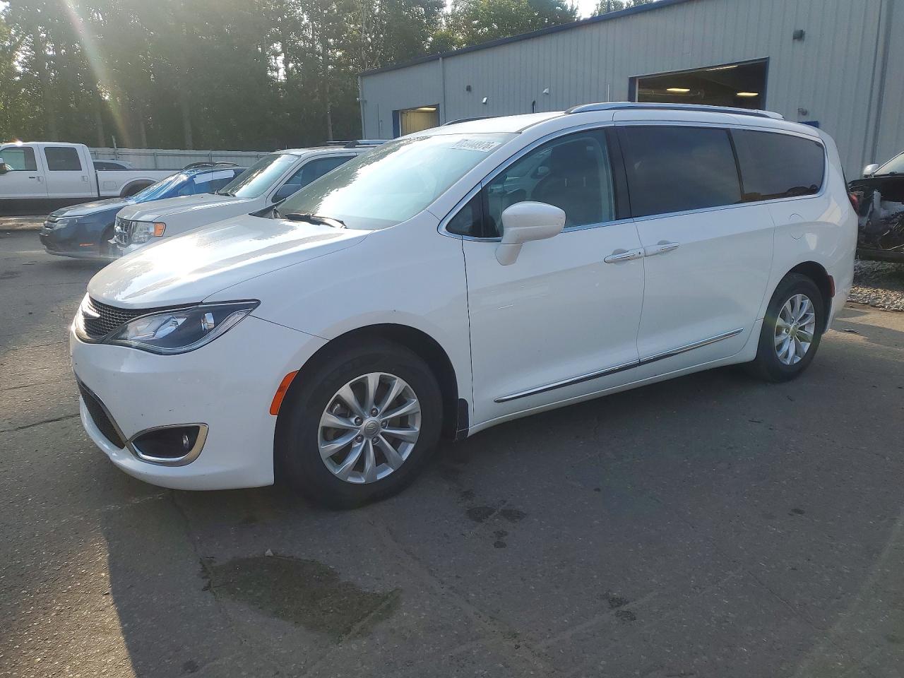 2018 CHRYSLER PACIFICA TOURING L PLUS