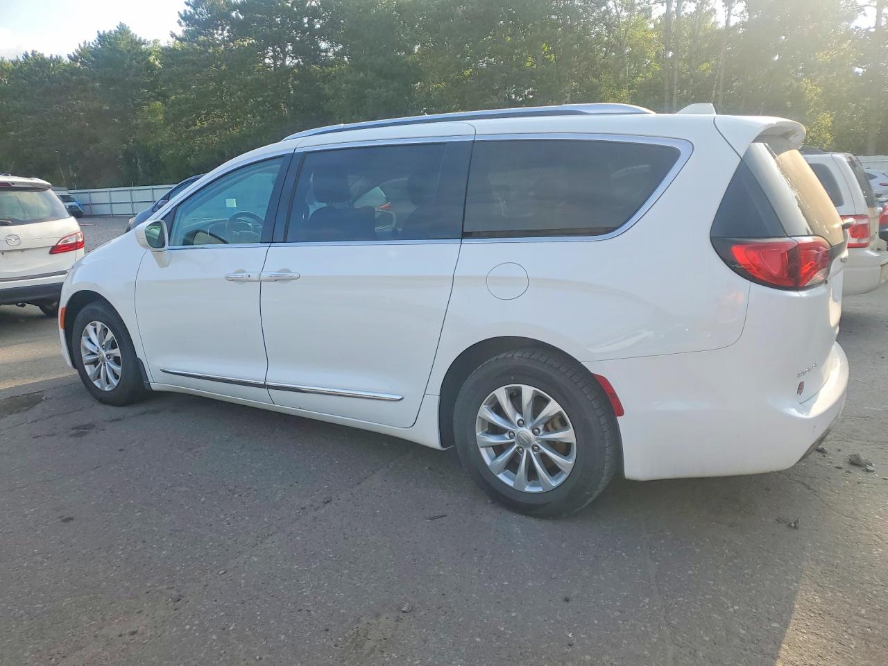 2018 CHRYSLER PACIFICA TOURING L PLUS — снимка 2