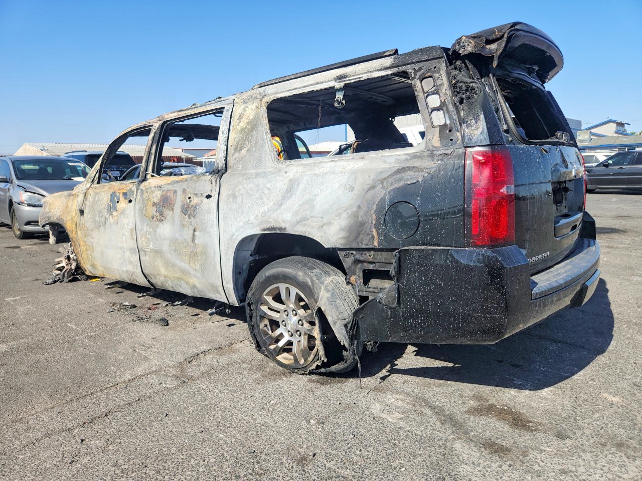 2016 CHEVROLET SUBURBAN K1500 LT — снимка 2