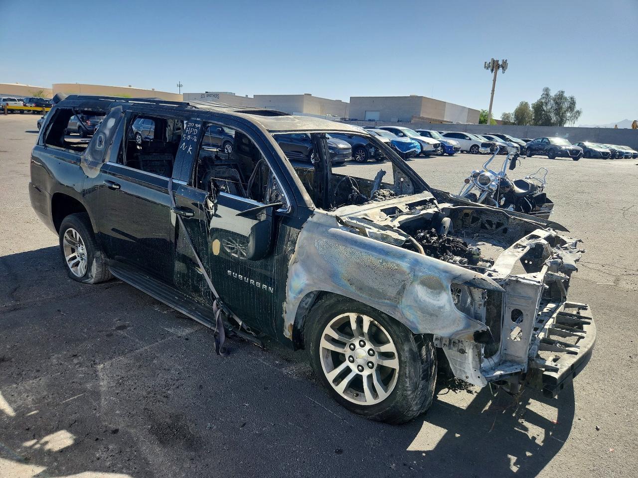 2016 CHEVROLET SUBURBAN K1500 LT — снимка 4