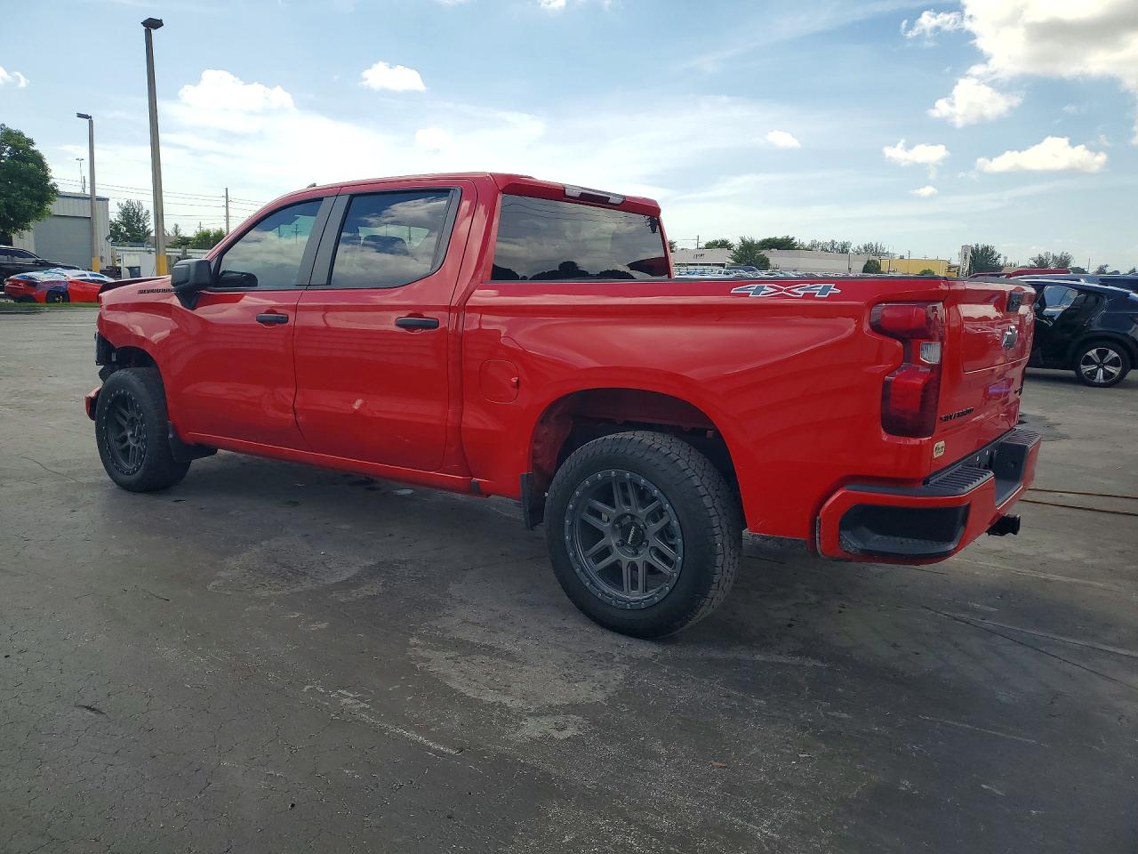2025 CHEVROLET SILVERADO K1500 CUSTOM — снимка 2