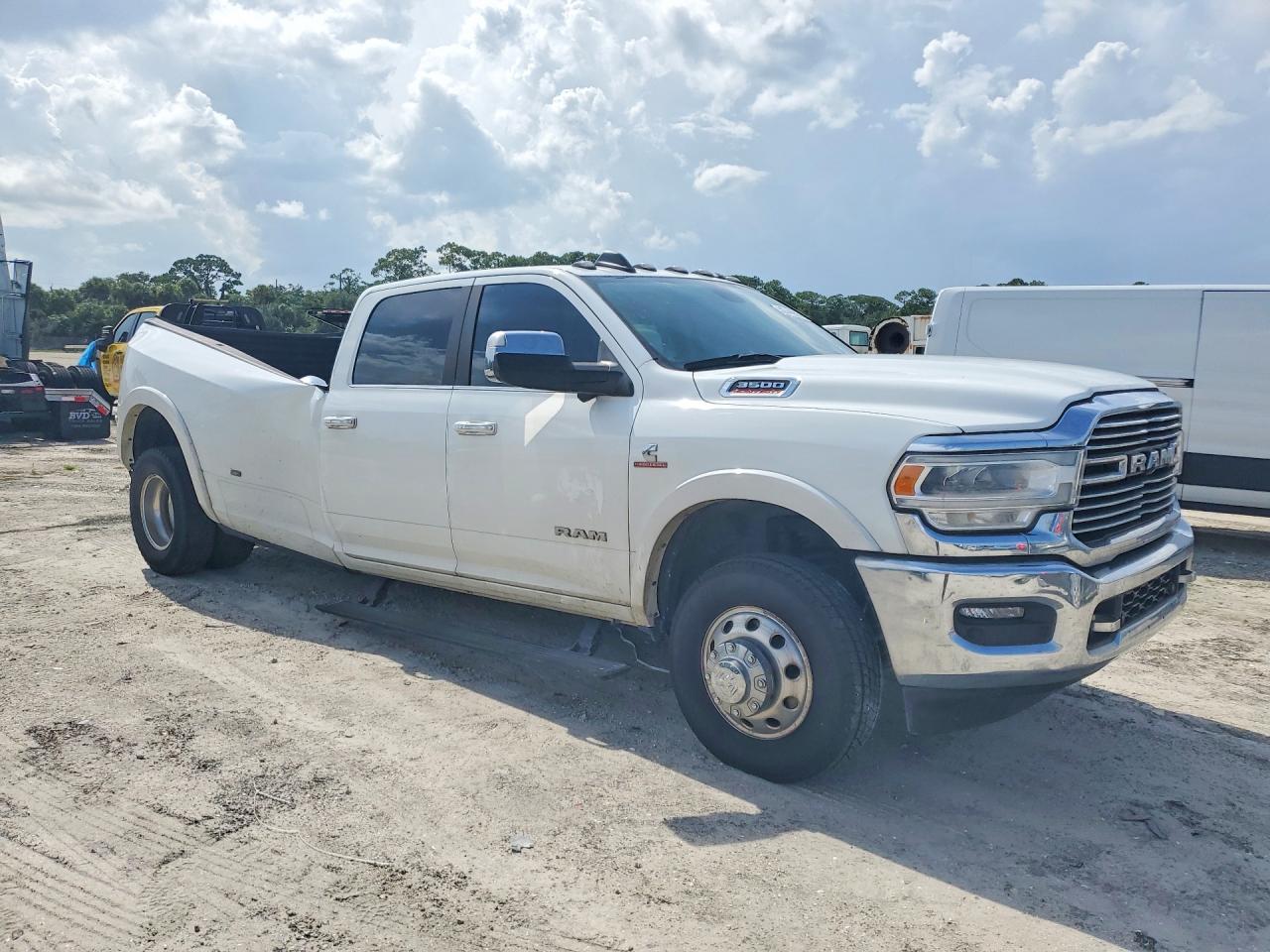 2022 RAM 1500 CREW 4X4 LRME LARAMIE — снимка 4