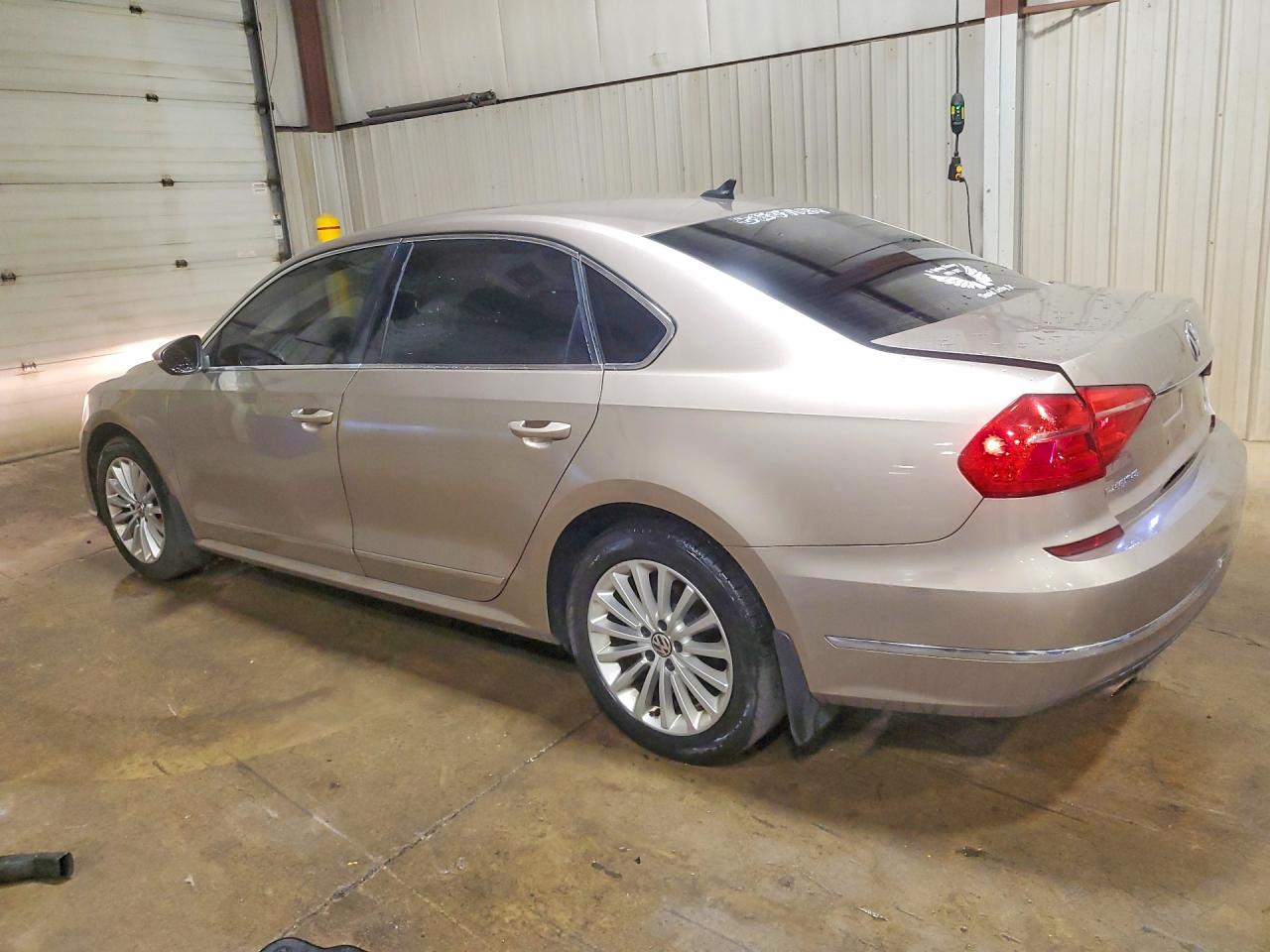 2016 VOLKSWAGEN PASSAT SE — снимка 2