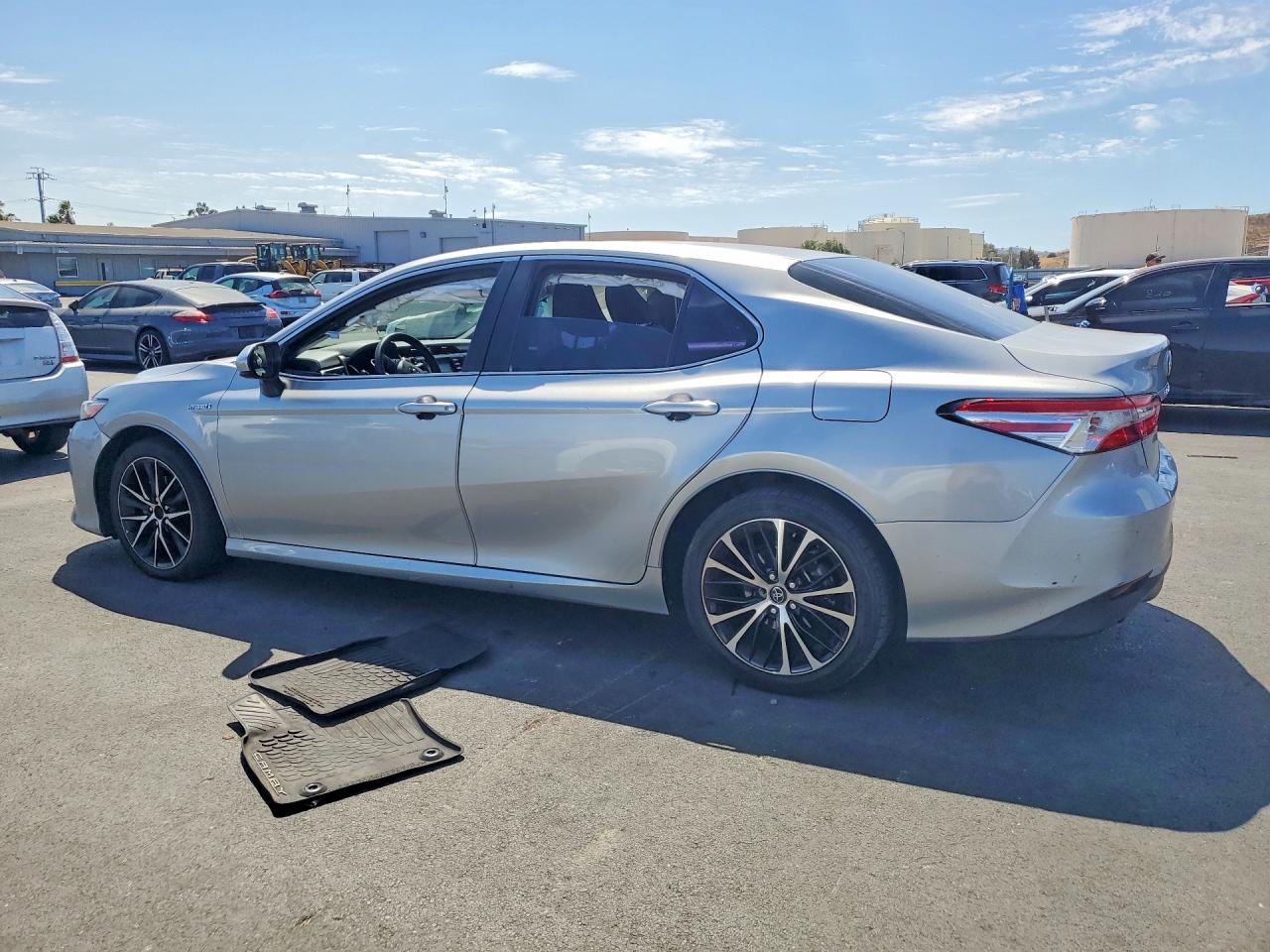 2018 TOYOTA CAMRY LE — снимка 2