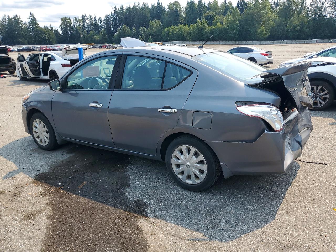 2016 NISSAN VERSA 1.6 SV — снимка 2