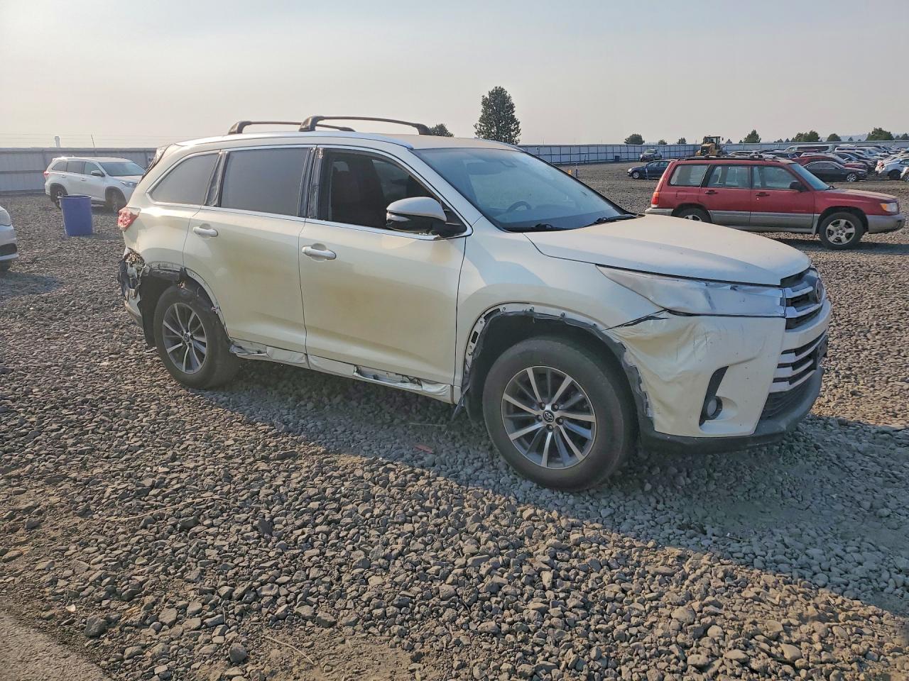 2017 TOYOTA HIGHLANDER XLE — снимка 4