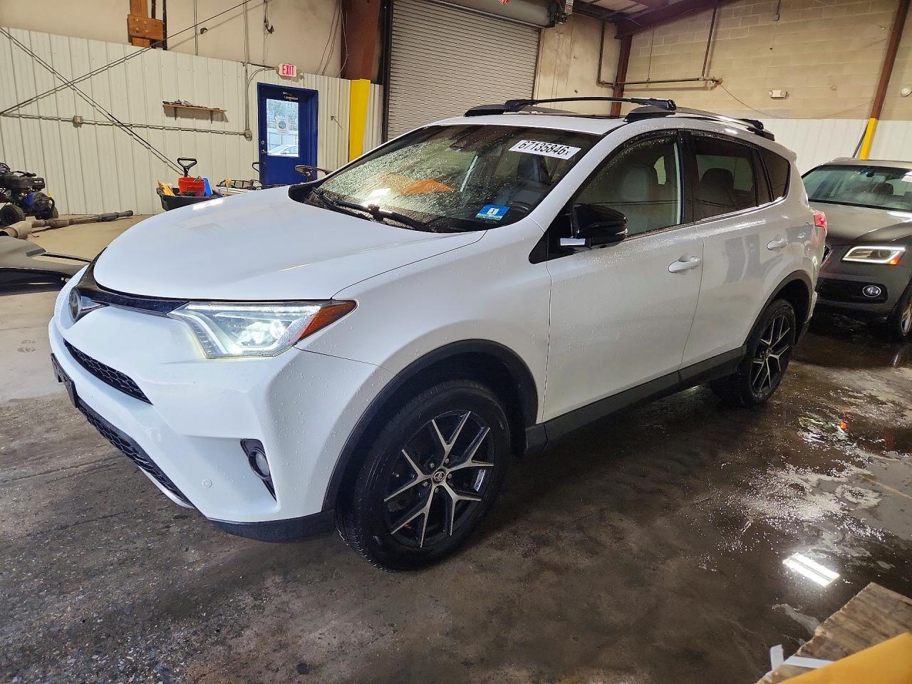 2018 TOYOTA RAV4 SE