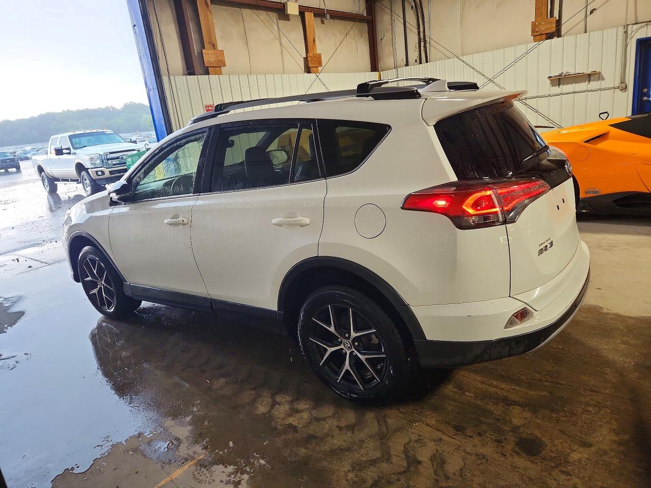 2018 TOYOTA RAV4 SE — снимка 2