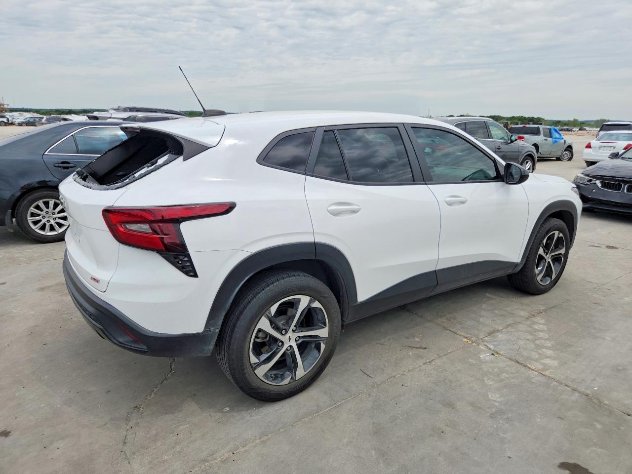 2024 CHEVROLET TRAX 1RS — снимка 3