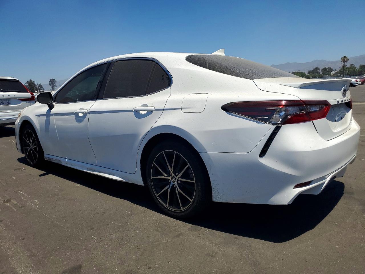 2021 TOYOTA CAMRY SE — снимка 2