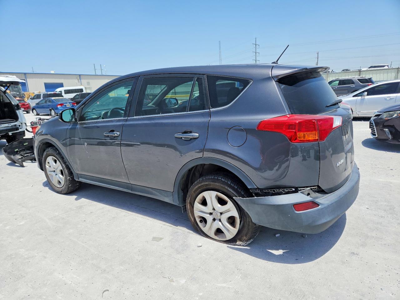 2015 TOYOTA RAV4 LE — снимка 2