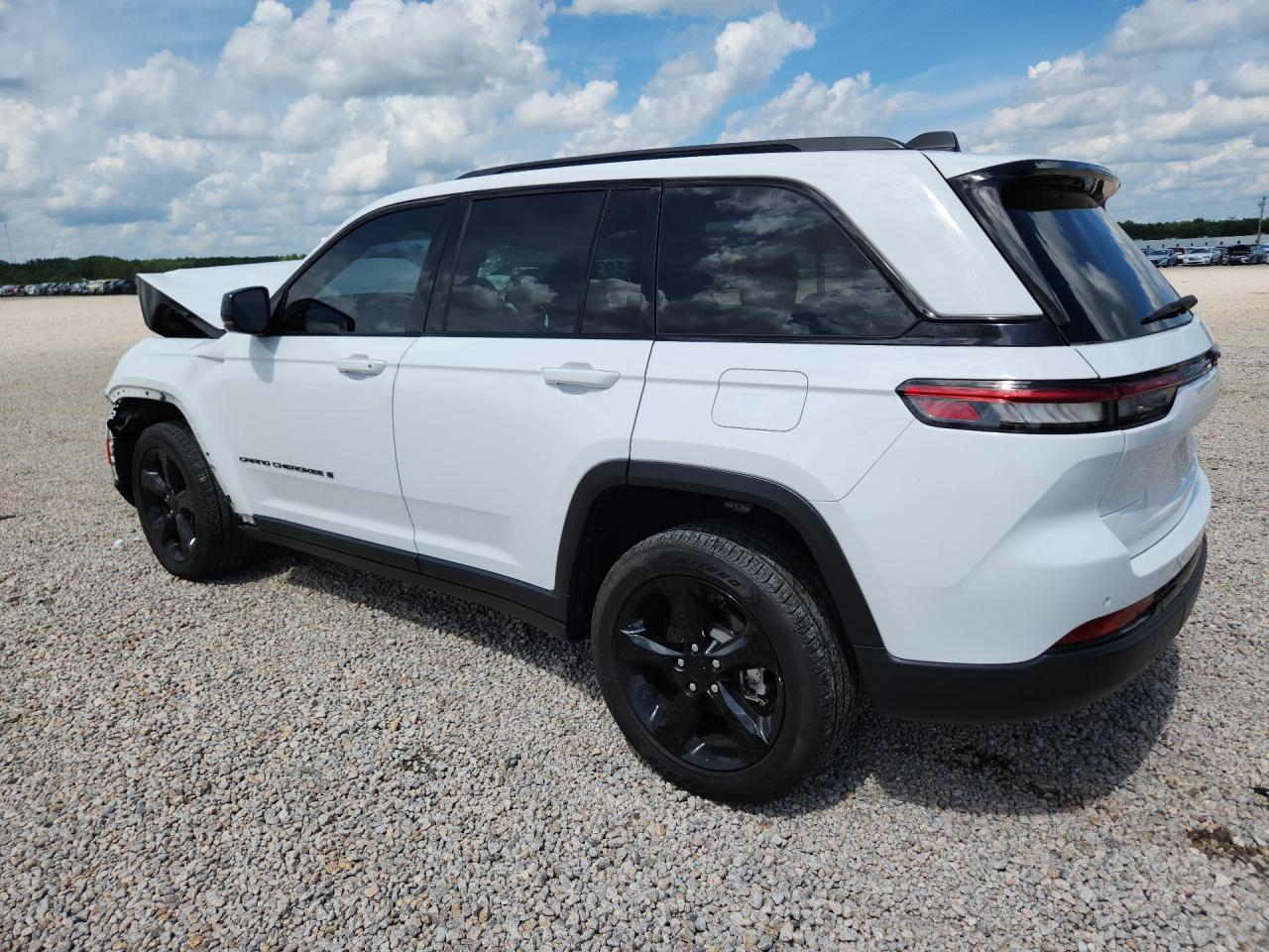 2023 JEEP GRAND CHEROKEE LAREDO — снимка 2