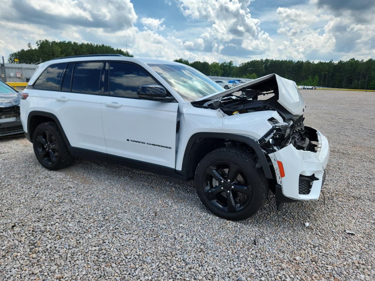 2023 JEEP GRAND CHEROKEE LAREDO — снимка 4