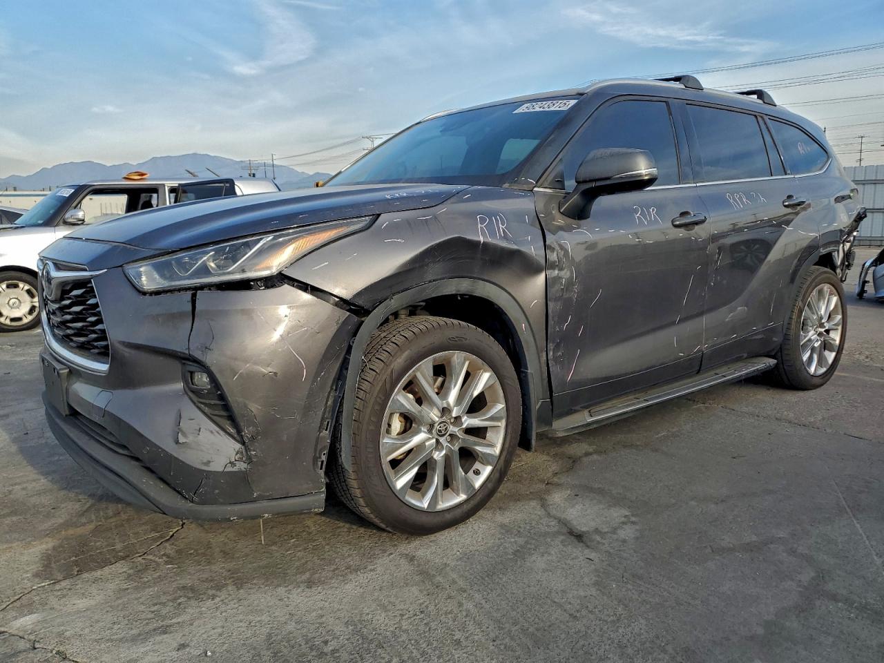 2023 TOYOTA HIGHLANDER HYBRID LIMITED
