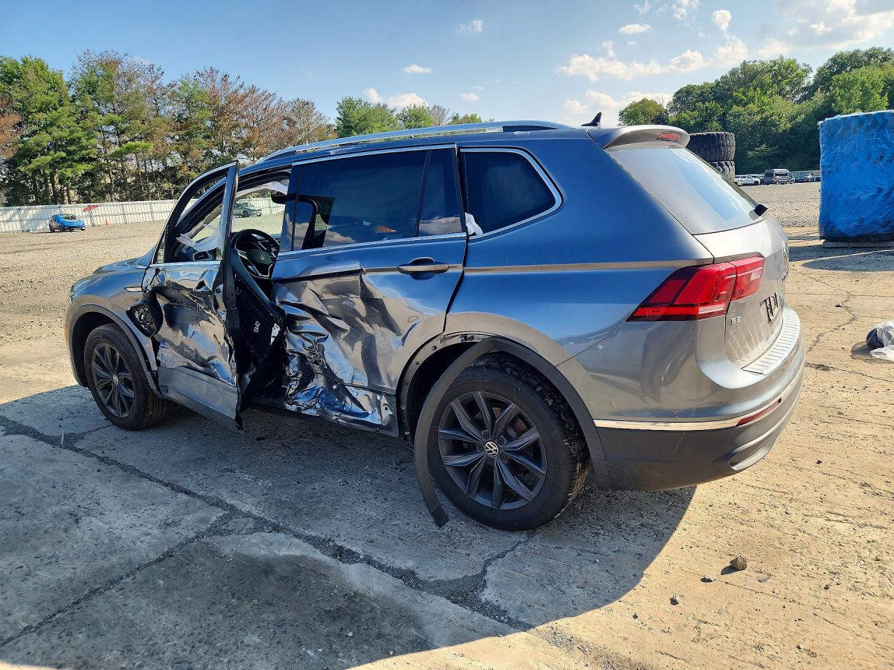 2023 VOLKSWAGEN TIGUAN SE — снимка 2