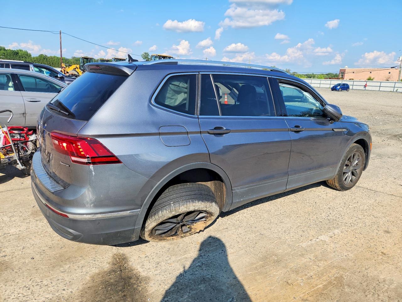 2023 VOLKSWAGEN TIGUAN SE — снимка 3