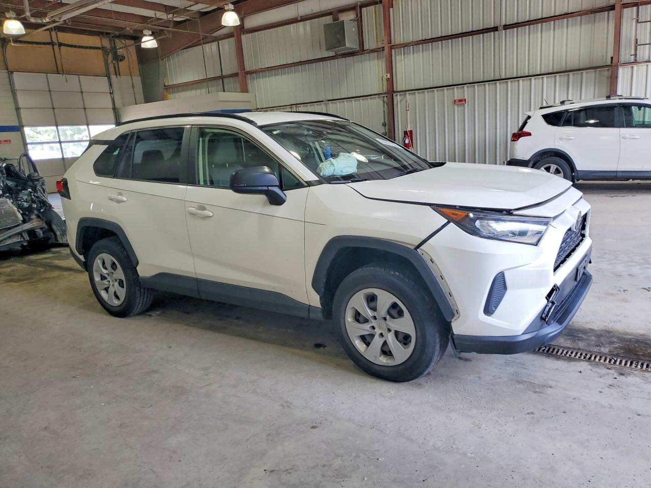 2019 TOYOTA RAV4 LE — снимка 4