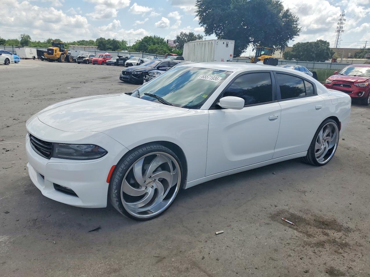 2016 DODGE CHARGER SXT