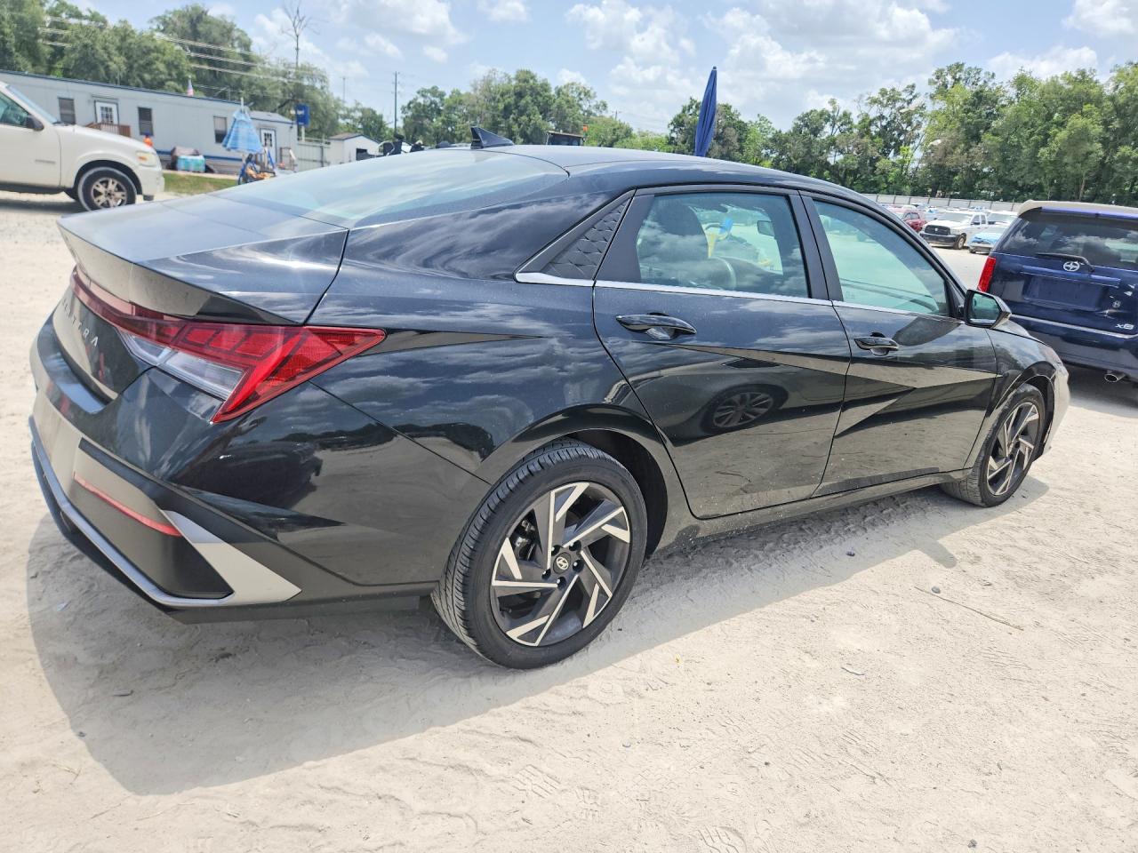2025 HYUNDAI ELANTRA SEL — снимка 3