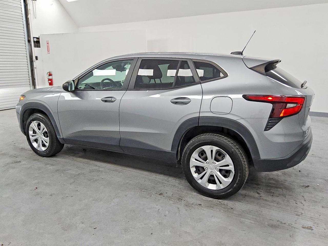 2024 CHEVROLET TRAX LS — снимка 2