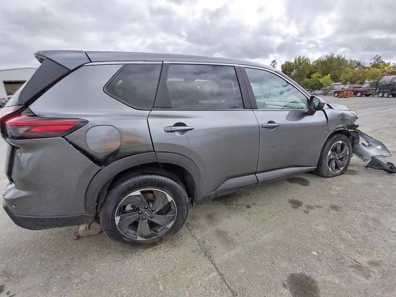 2025 NISSAN ROGUE SV — photo 3