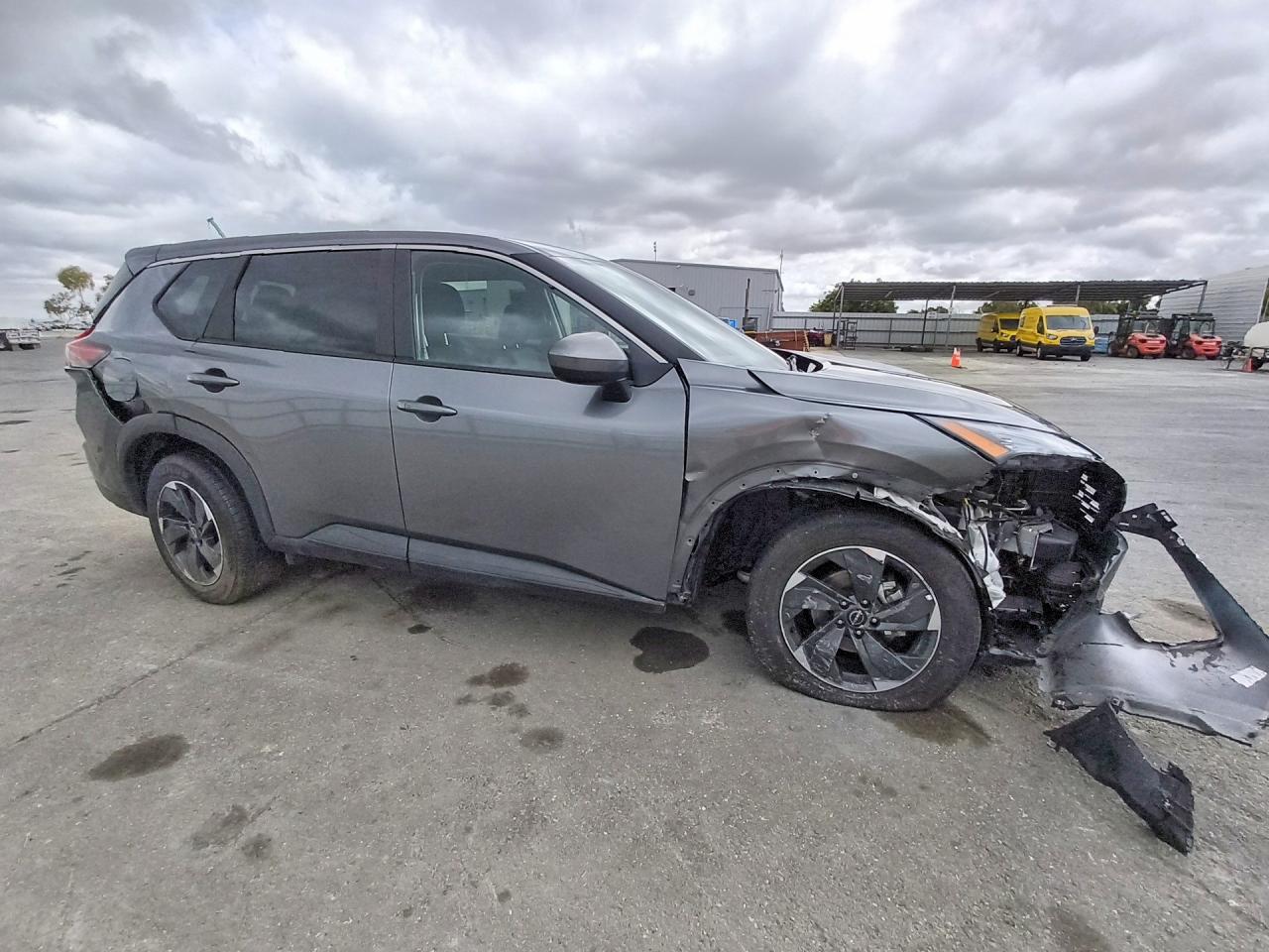 2025 NISSAN ROGUE SV — photo 4
