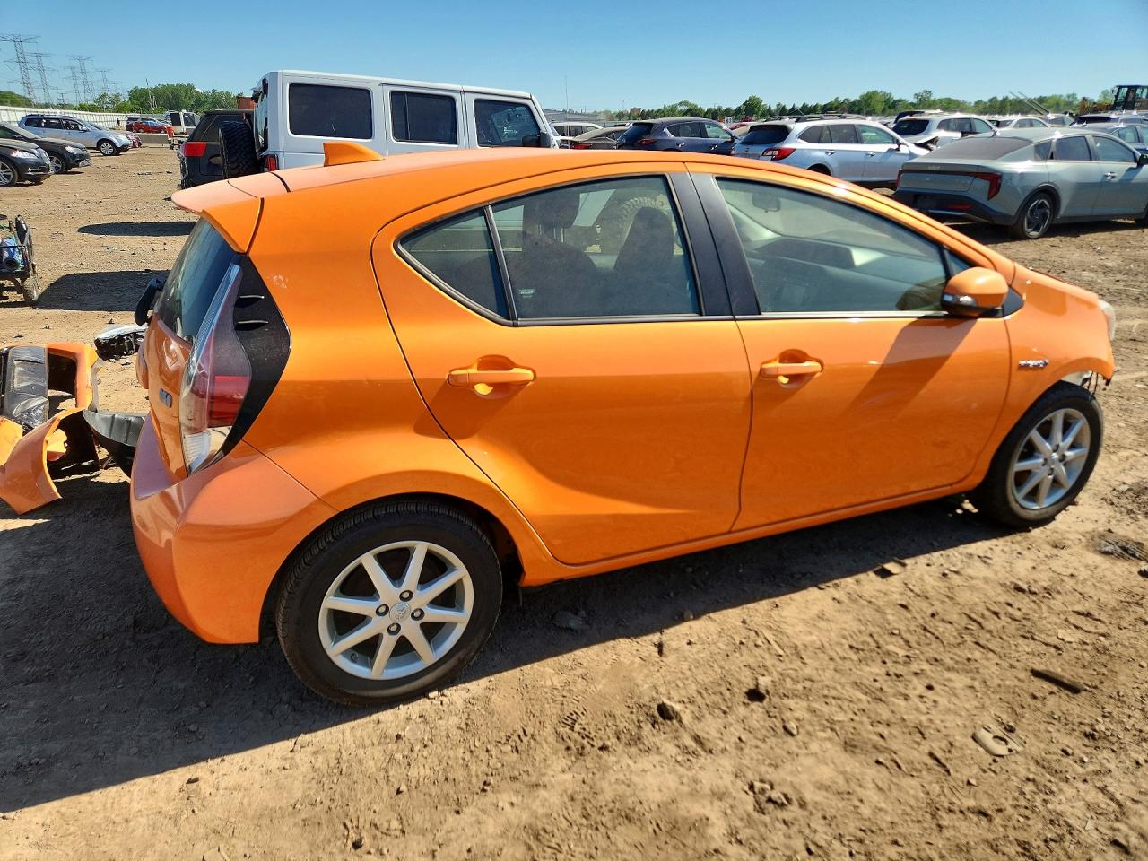2015 TOYOTA PRIUS C THREE — снимка 3