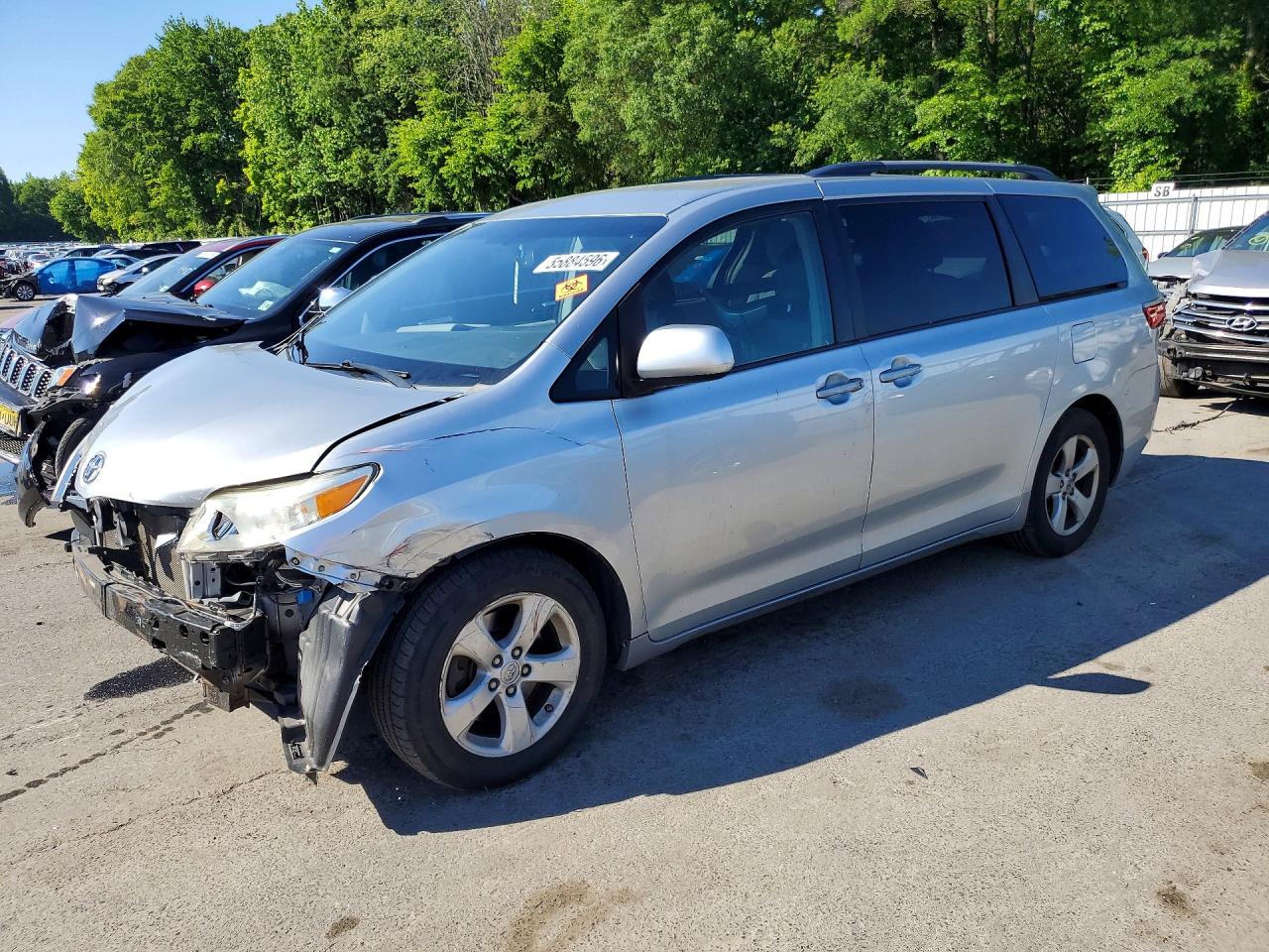 2015 TOYOTA SIENNA LE