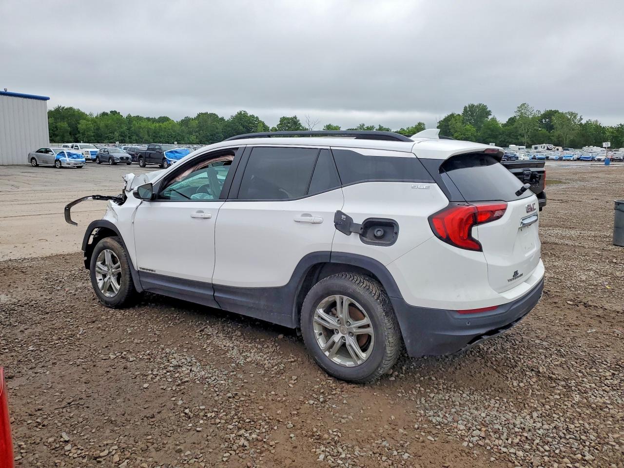 2021 GMC TERRAIN SLE — снимка 2