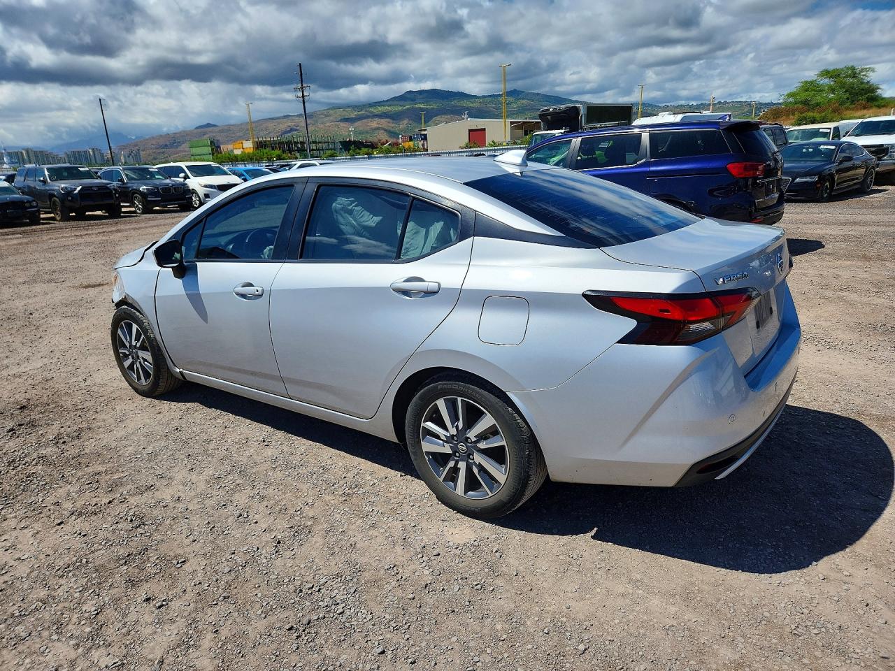 2020 NISSAN VERSA SV — снимка 2