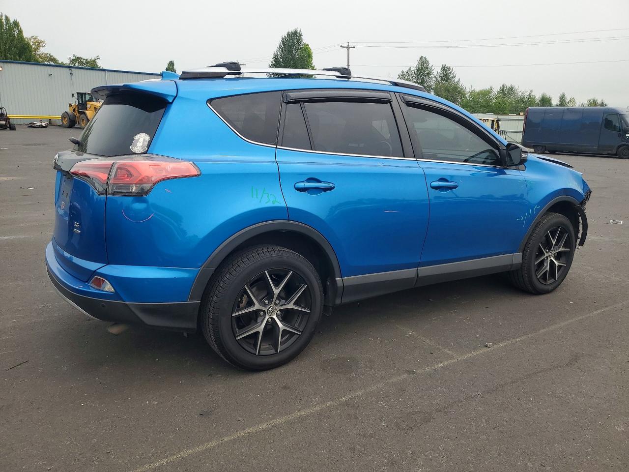 2017 TOYOTA RAV4 SE — снимка 3