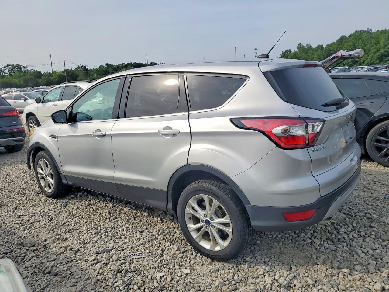 2017 FORD ESCAPE SE — снимка 2