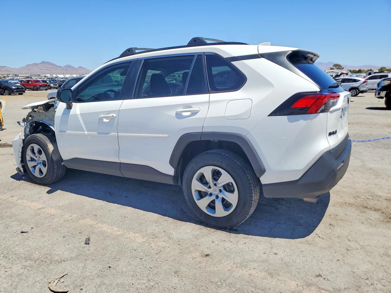 2020 TOYOTA RAV4 LE — снимка 2