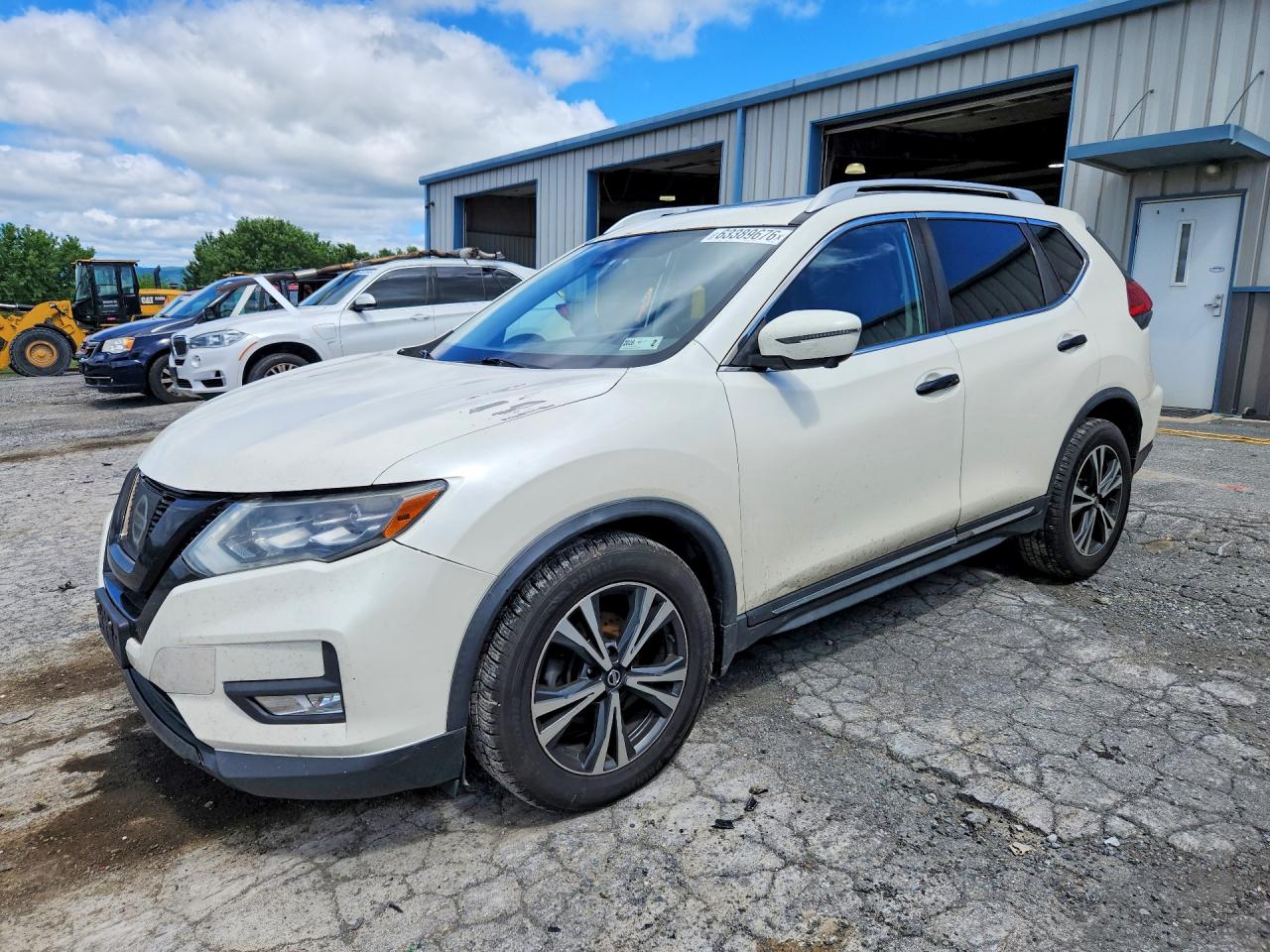 2017 NISSAN ROGUE SL