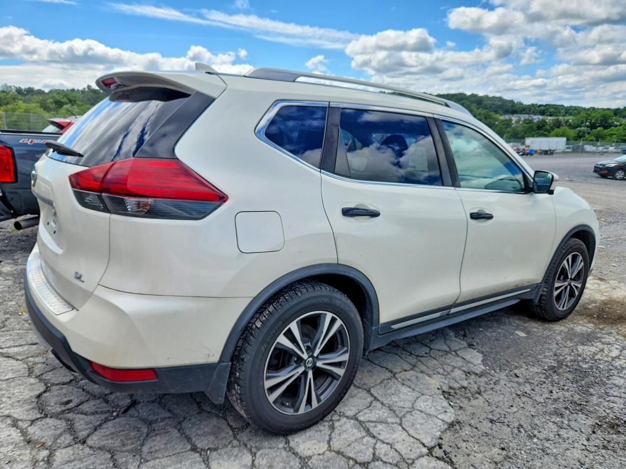 2017 NISSAN ROGUE SL — снимка 3