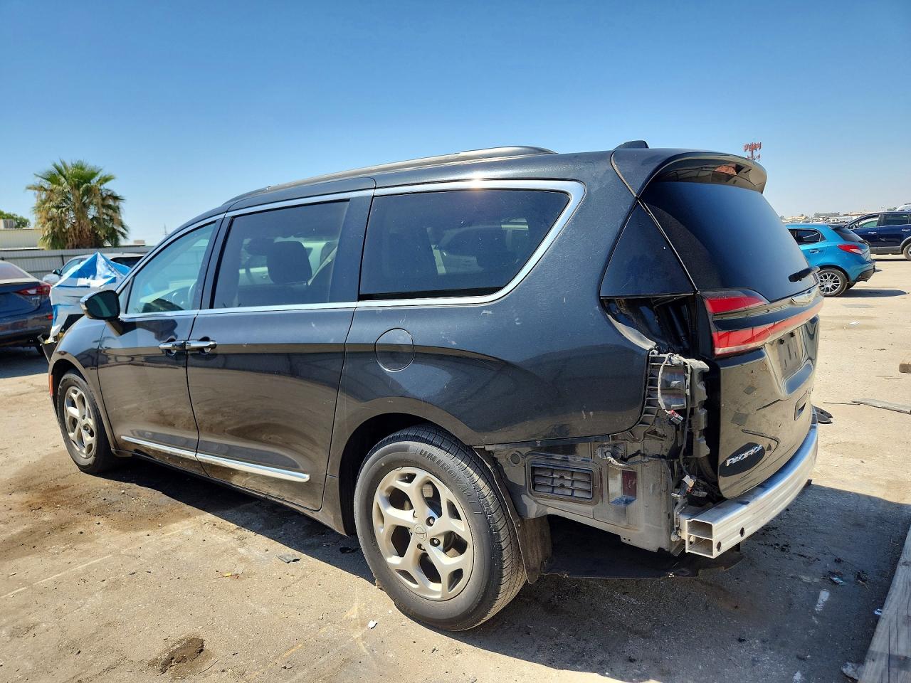 2022 CHRYSLER PACIFICA LIMITED — снимка 2
