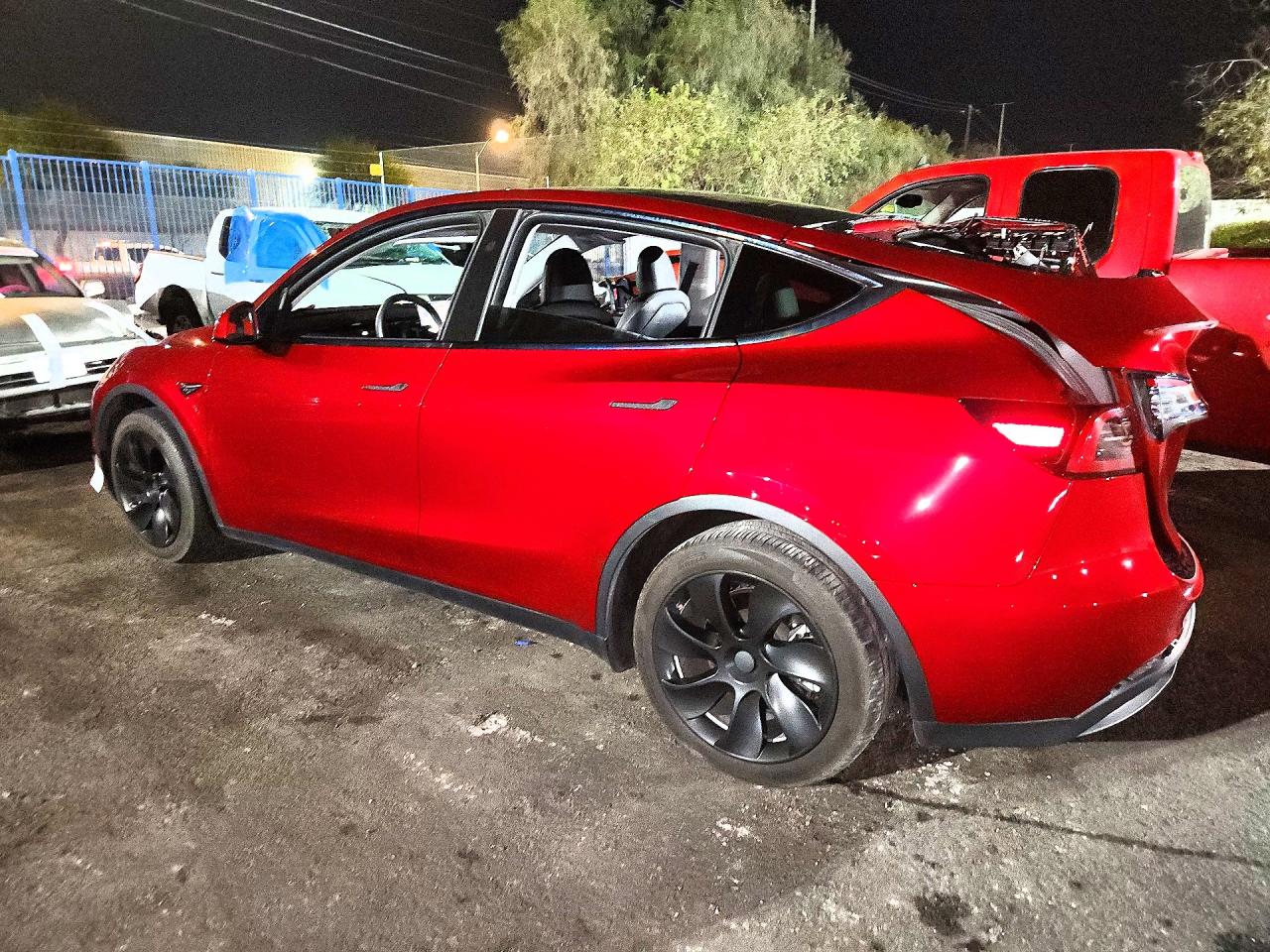 2024 TESLA MODEL Y — снимка 2
