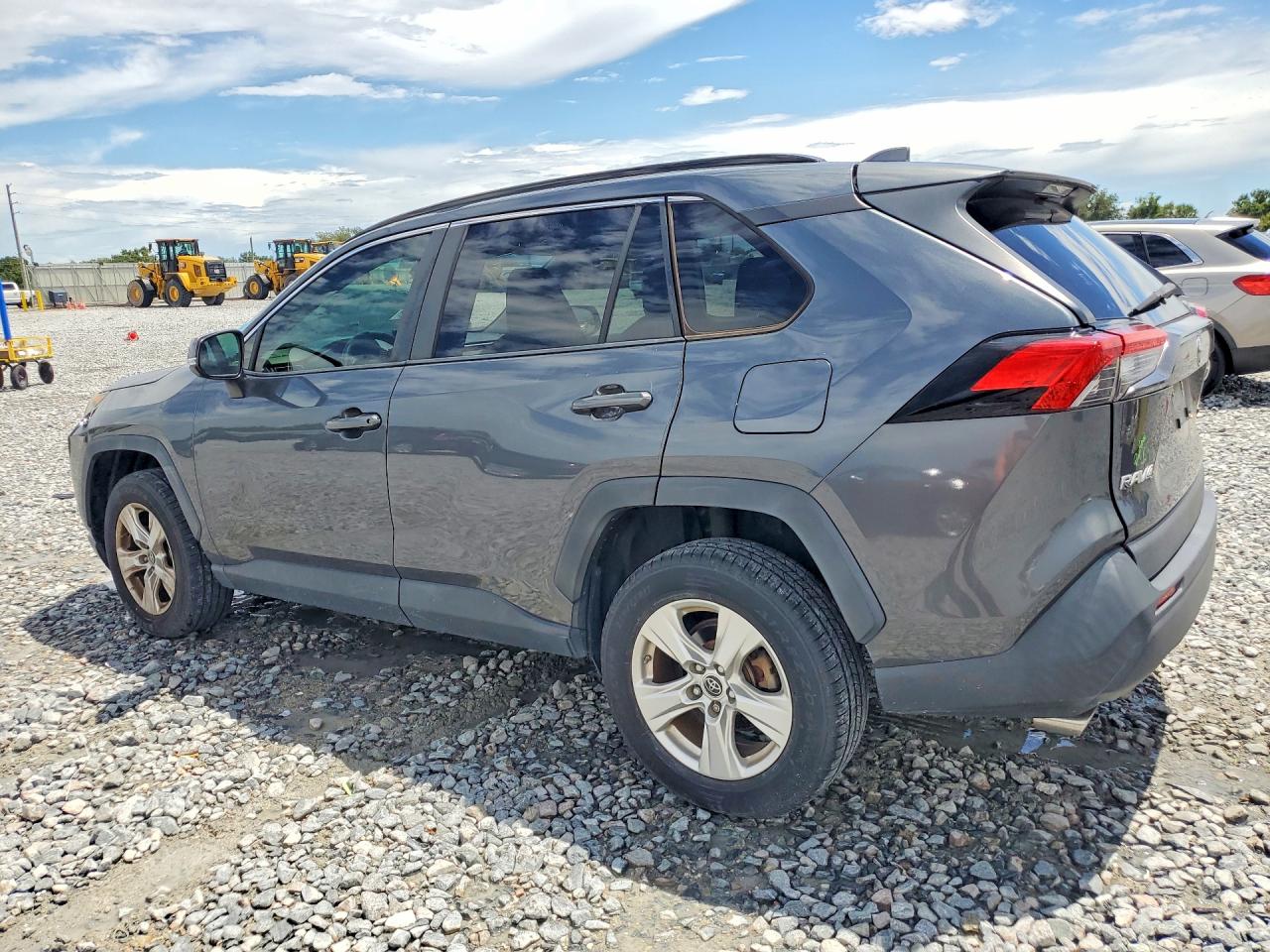 2019 TOYOTA RAV4 XLE — снимка 2