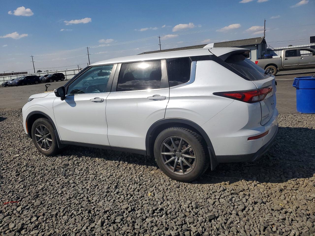 2022 MITSUBISHI OUTLANDER ES — снимка 2