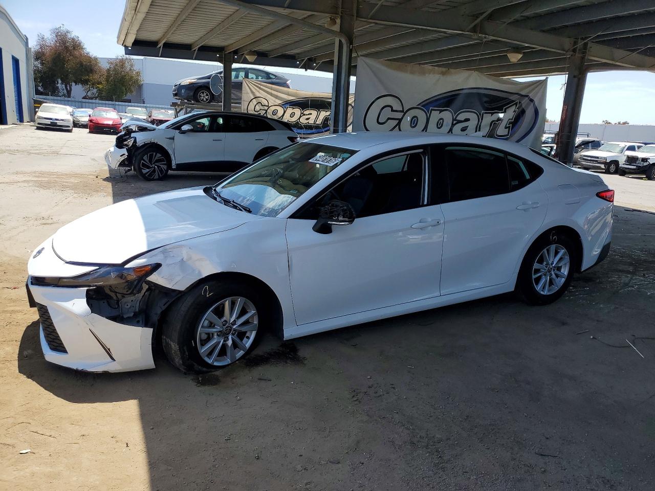 2025 TOYOTA CAMRY LE