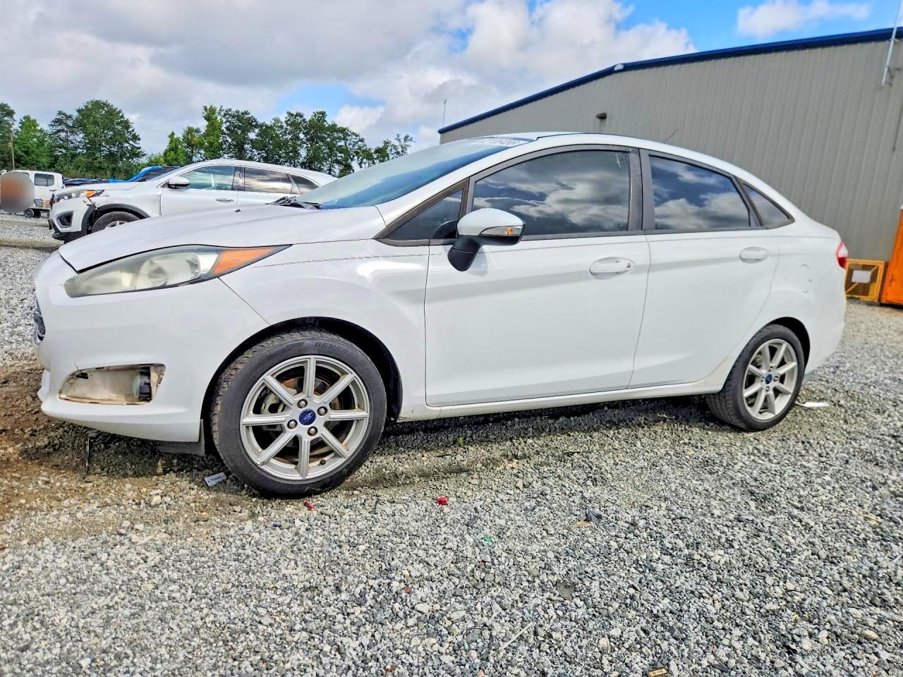 2015 FORD FIESTA SE