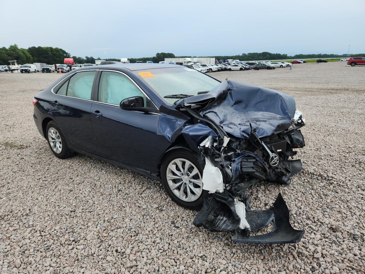 2017 TOYOTA CAMRY LE — снимка 4