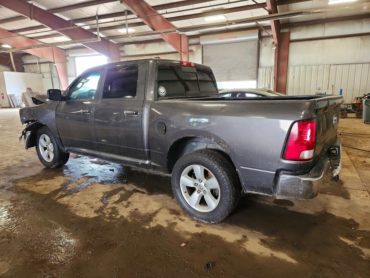 2018 RAM 1500 SLT — снимка 2