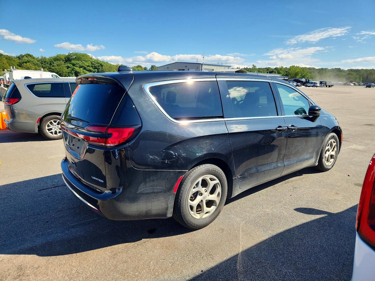2024 CHRYSLER PACIFICA LIMITED — снимка 3