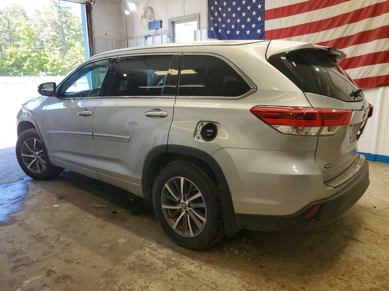 2017 TOYOTA HIGHLANDER XLE — снимка 2