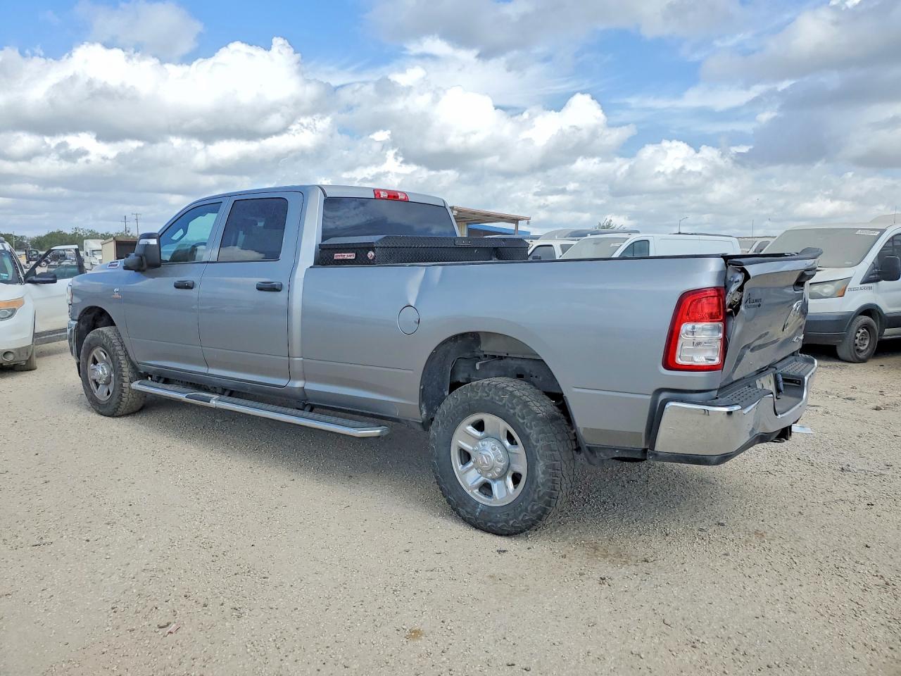 2023 RAM 2500 TRADESMAN — снимка 2