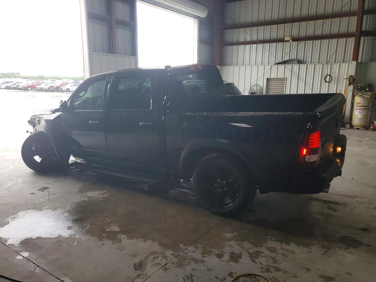 2021 RAM 1500 CLASSIC SLT — снимка 2