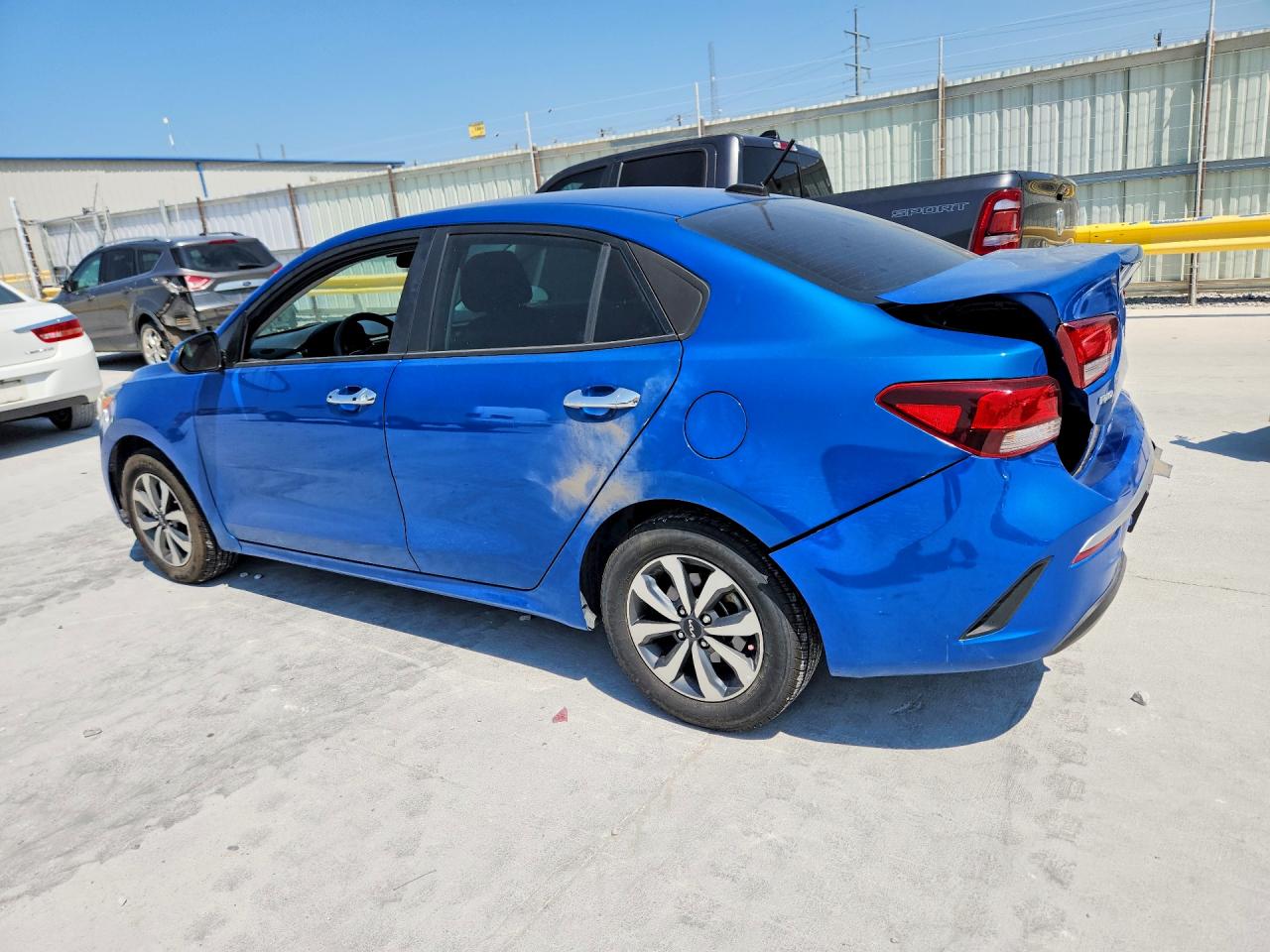 2022 KIA RIO S — снимка 2