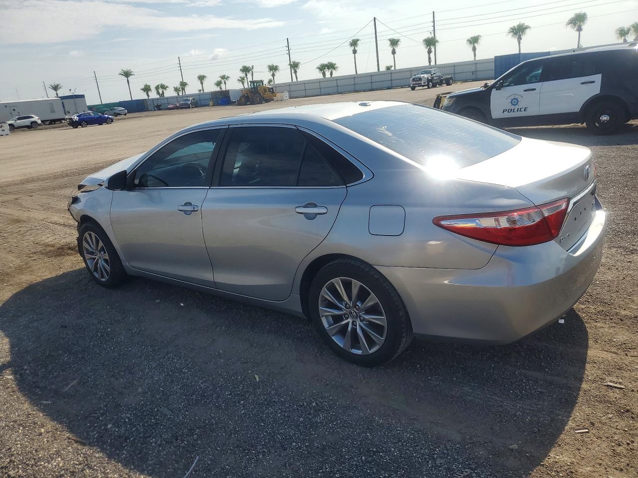 2017 TOYOTA CAMRY XLE — снимка 2