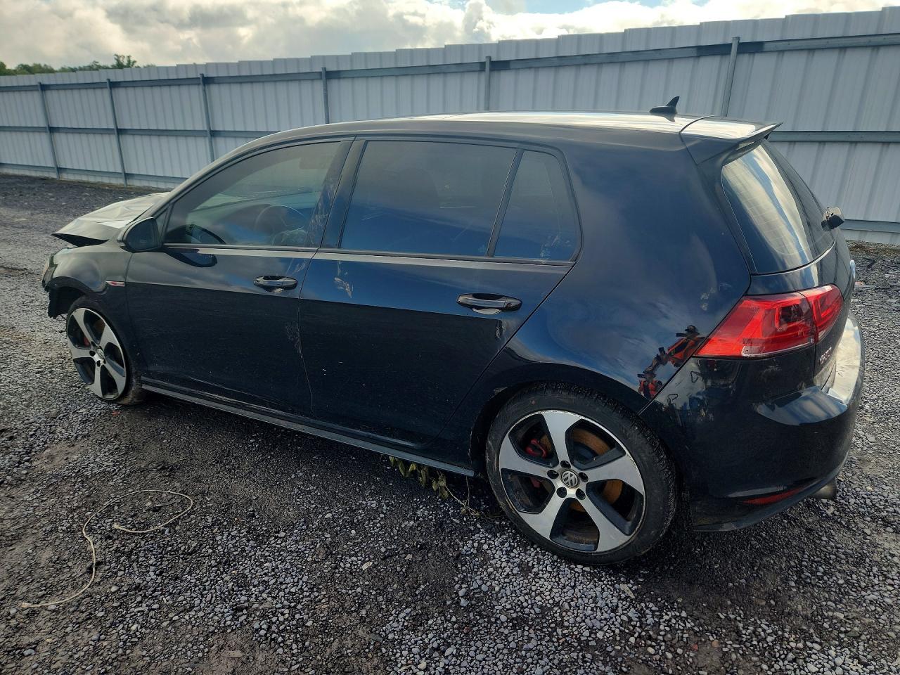 2017 VOLKSWAGEN GTI SPORT — снимка 2